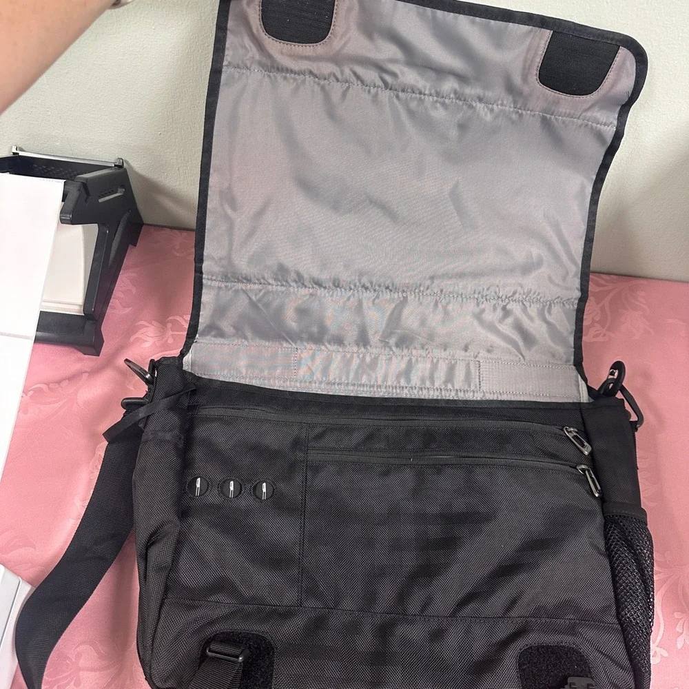 Nike Golf PGA Messenger Bag Black Laptop Briefcase Crossbody Shoulder Bag